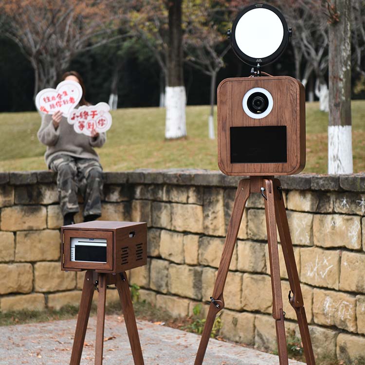RCM-133 Photo Booth - Red Oak Vintage DSLR Wooden Photobooth Machine